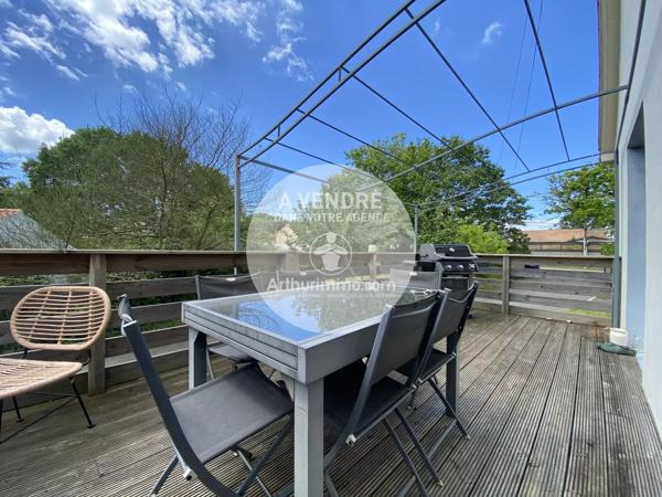 Vente                                                      Maison
                        
                     8 pièces                      200 m2                     à Pornic