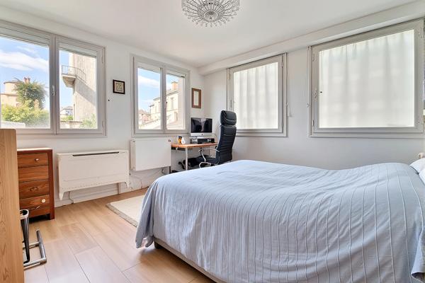 Appartement Colombes 6 pièce(s) 133 m2