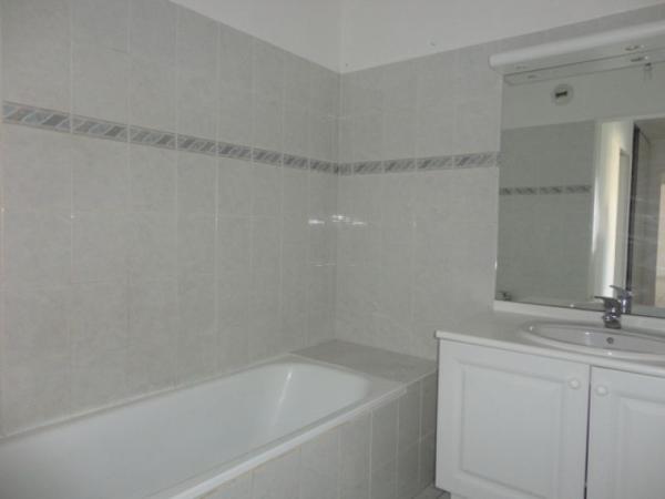 A LOUER - Aix-en-provence - T3 + Terrasse + Parking + Box