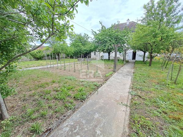 Maison à vendre T5 - Blois - Maison familiale à fort potentiel, 4 Chbs, SS, 2 garages, jardin