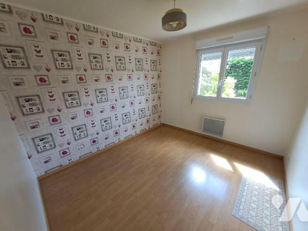 Argences centre, proche des commerces,

Maison de plain pied en bon état comprenant : entrée,...