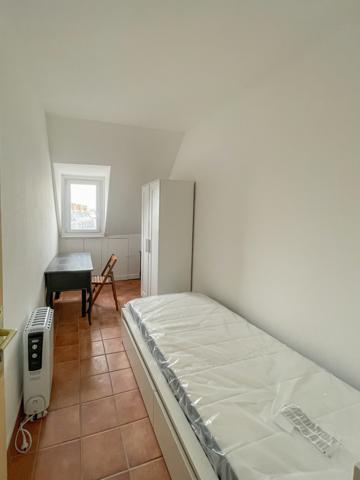 Paris 16ème - À LOUER - Petit 2 pièces meublé de 18,88 m²