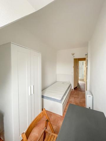 Paris 16ème - À LOUER - Petit 2 pièces meublé de 18,88 m²