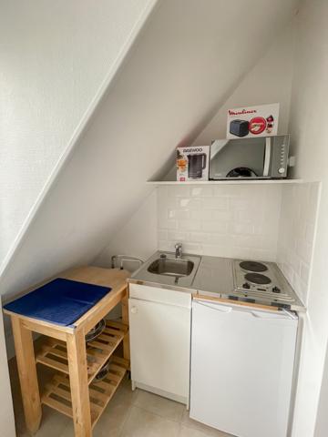 Paris 16ème - À LOUER - Petit 2 pièces meublé de 18,88 m²