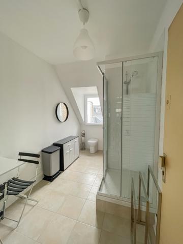 Paris 16ème - À LOUER - Petit 2 pièces meublé de 18,88 m²