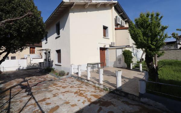 Maison à vendre    4 pièces •  Loyettes