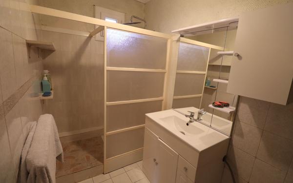 Maison à vendre    4 pièces •  Loyettes