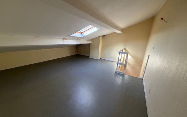 Maison à vendre    4 pièces •  Loyettes