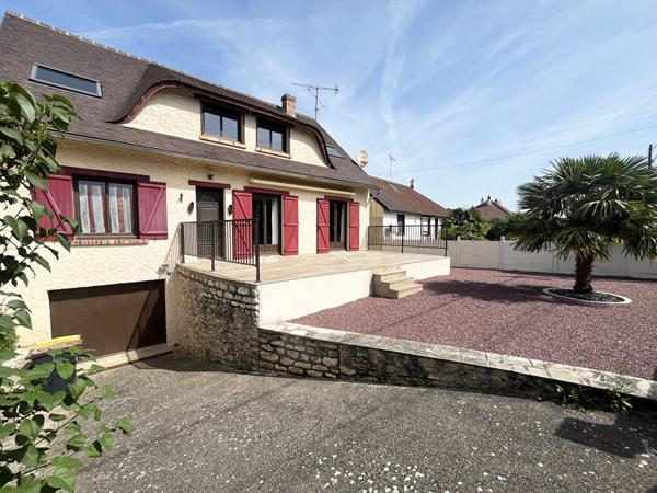 Maison familial sur sous-sol total - Proche DOURDAN/ETAMPES/ ANGERVILLE - 7 pièces 158m2