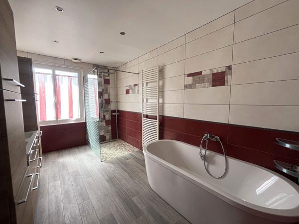 Maison familial sur sous-sol total - Proche DOURDAN/ETAMPES/ ANGERVILLE - 7 pièces 158m2