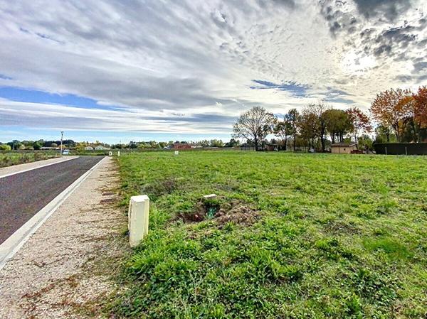 Joli terrain à bâtir de 666 m² plat et viabilisé à La Ville Dieu Du Temple