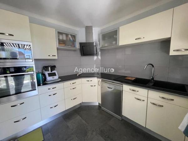 Maison - Proximite oloron-sainte-marie - Réf.:205335 PROXIMITE IMMEDIATE OLORON - TRES BELLE VILLA RENOVEE T6 AVEC PISCINE ET JARDIN CLOS -