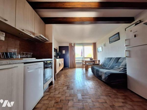 Duplex traversant à 5 minutes des plages