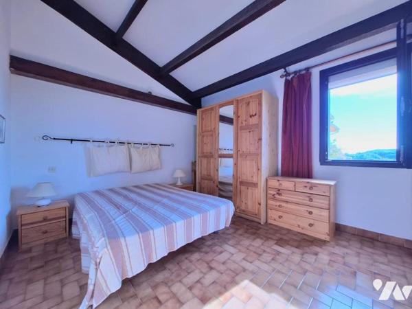 Duplex traversant à 5 minutes des plages