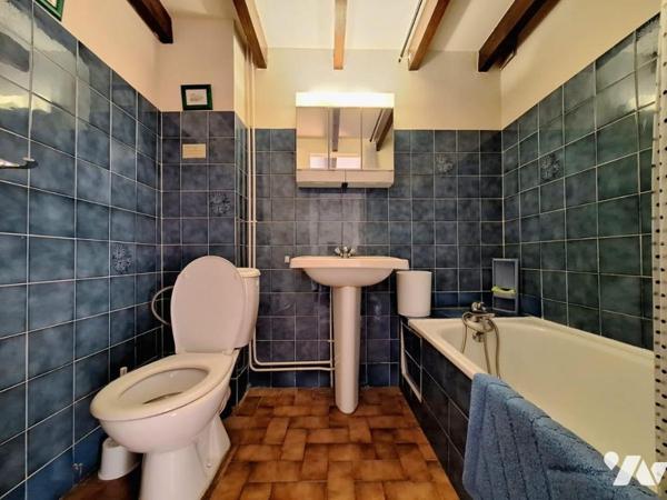 Duplex traversant à 5 minutes des plages