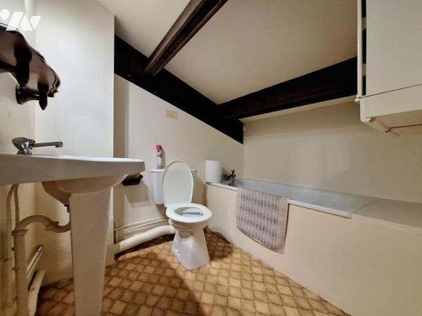 Duplex traversant à 5 minutes des plages