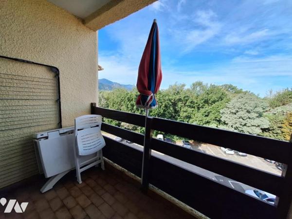 Duplex traversant à 5 minutes des plages