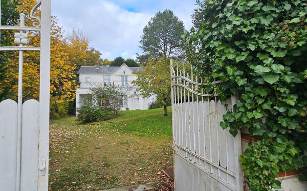 Maison à vendre    6 pièces •  Chinon