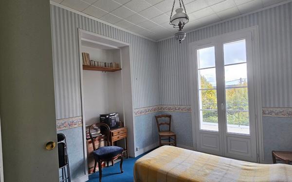 Maison à vendre    6 pièces •  Chinon