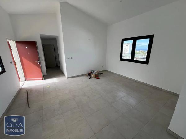 Appartement à louer 3 pièces 67.1m² Saint-Pierre (97410)
