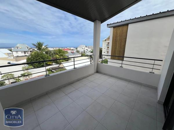 Appartement à louer 3 pièces 67.1m² Saint-Pierre (97410)