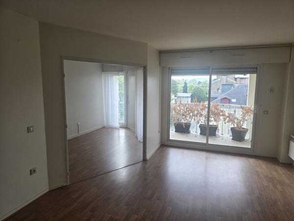 A VENDRE 3P 67m² VUE TRAVERSANT AVEC BALCON LES HESPERIDES COURS BOSQUET A PAU