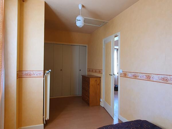 MAISON AVEC DÉPENDANCES À VENDRE À VILLENTROIS