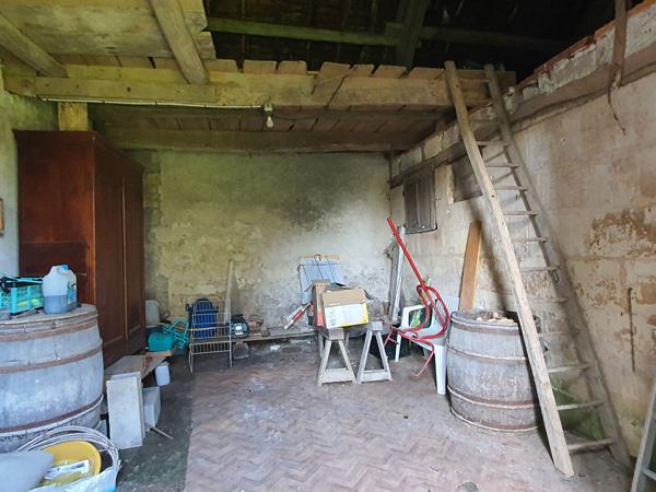 MAISON AVEC DÉPENDANCES À VENDRE À VILLENTROIS