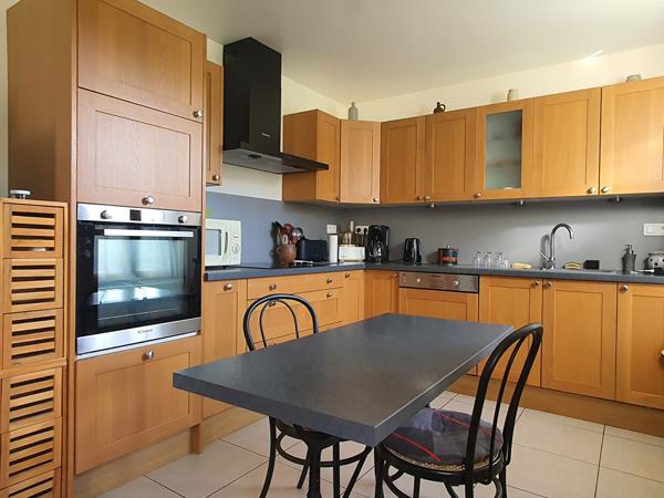 MAISON AVEC DÉPENDANCES À VENDRE À VILLENTROIS