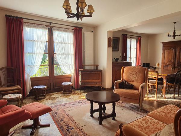 MAISON AVEC DÉPENDANCES À VENDRE À VILLENTROIS