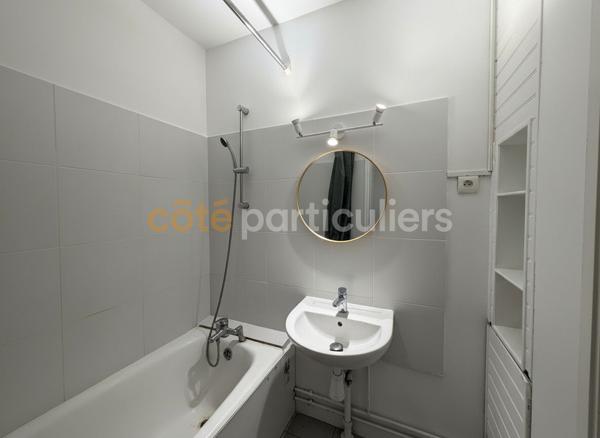 Vente
                Appartement77,9 m² - 5 Pièces -
                    VILLENEUVE SAINT GEORGES (94190)