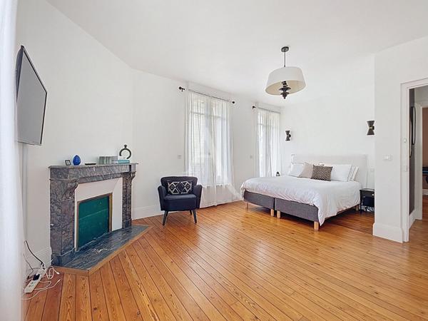 Mantes la Jolie - les Martraits- Maison 5 chambres avec Jardin sans vis à vis accès gare en 10 minutes à pieds