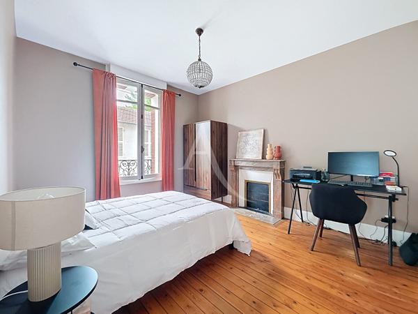 Mantes la Jolie - les Martraits- Maison 5 chambres avec Jardin sans vis à vis accès gare en 10 minutes à pieds