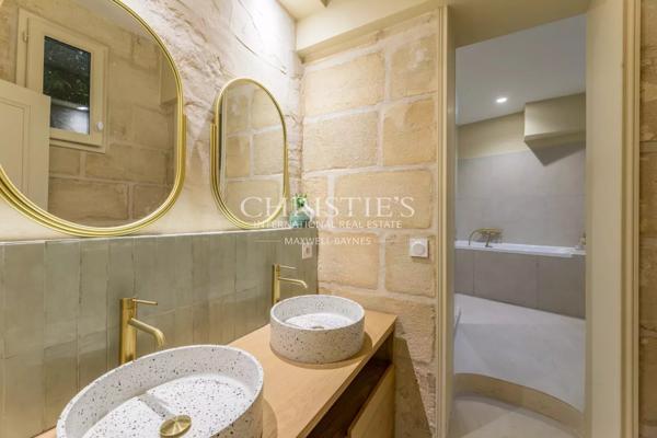 Saint-Seurin / Fondaudège – Appartement en pierre – Petite copropriété – Jardin privatif – 3/4 chambres – Climatisation intégrale – Cave aménageable