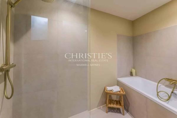 Saint-Seurin / Fondaudège – Appartement en pierre – Petite copropriété – Jardin privatif – 3/4 chambres – Climatisation intégrale – Cave aménageable