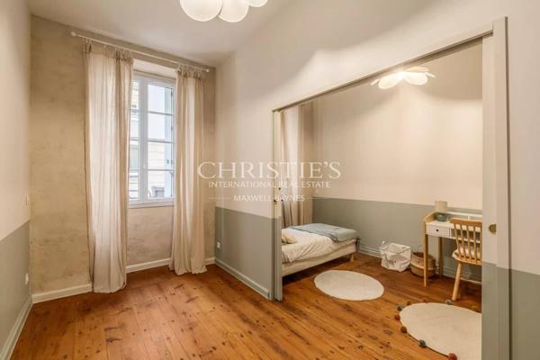 Saint-Seurin / Fondaudège – Appartement en pierre – Petite copropriété – Jardin privatif – 3/4 chambres – Climatisation intégrale – Cave aménageable