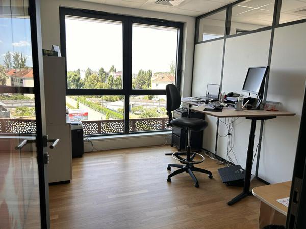 BUREAUX à LOUER de 158 m²