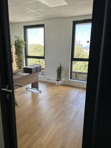 BUREAUX à LOUER de 158 m²