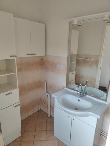 Maison de village indépendante avec grand jardin