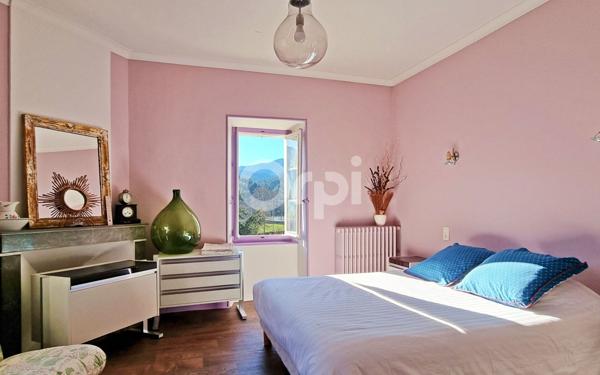 Maison à vendre    8 pièces •  Saint-Jean-du-Gard