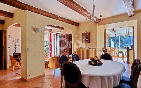 Maison à vendre    8 pièces •  Saint-Jean-du-Gard