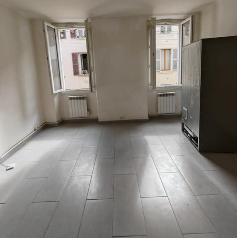 IMMEUBLE 200 M² 3T3 + 1T2 BONNE RENTABILITE