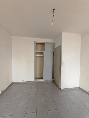 IMMEUBLE 200 M² 3T3 + 1T2 BONNE RENTABILITE