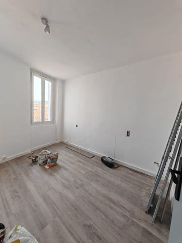 IMMEUBLE 200 M² 3T3 + 1T2 BONNE RENTABILITE