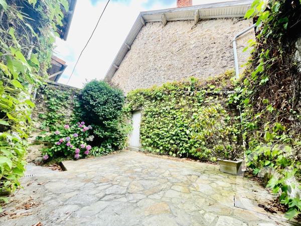 Maison à vendre  9 pièces - 158,09 m2 ROCHECHOUART - 87
