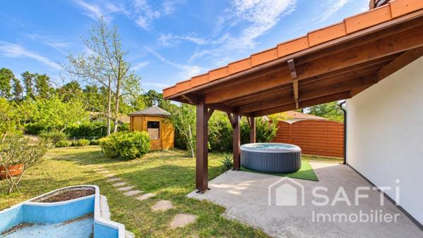 À vendre à Parempuyre, maison de plain-pied de 89 m², entièrement rénovée, implantée sur une belle parcelle de 1 264 m².