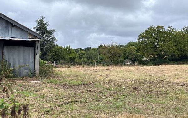 Terrain à vendre    Cherveux