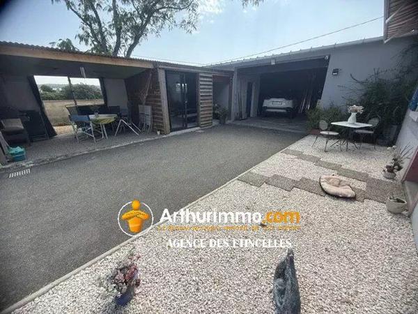 Vente                                                      Maison
                        
                     6 pièces                      154 m2                     à Martigné-Ferchaud