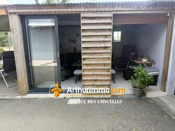 Vente                                                      Maison
                        
                     6 pièces                      154 m2                     à Martigné-Ferchaud