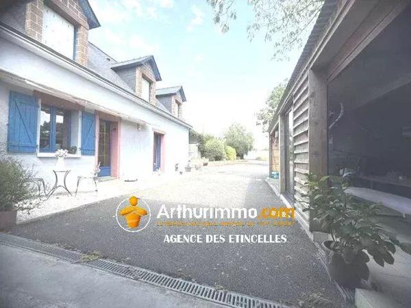Vente                                                      Maison
                        
                     6 pièces                      154 m2                     à Martigné-Ferchaud